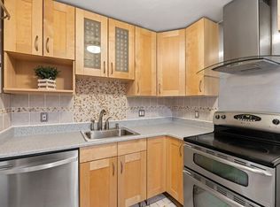 151 Bittersweet Ln APT 228, Randolph, MA 02368