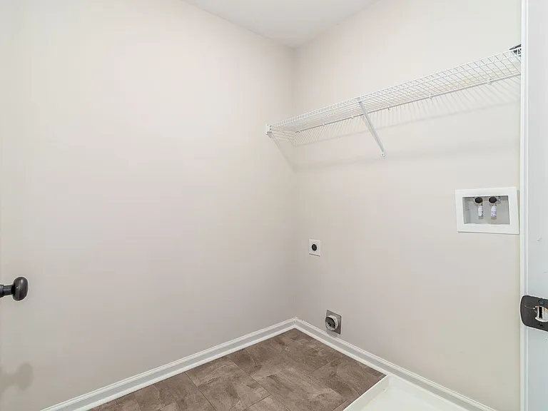 4831 Fairmont Dr — Photo 32