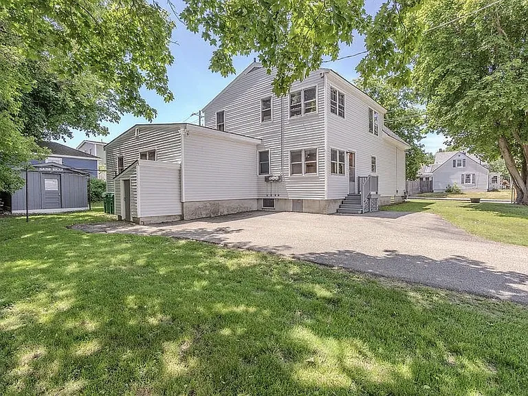 54 Maple St — Photo 2