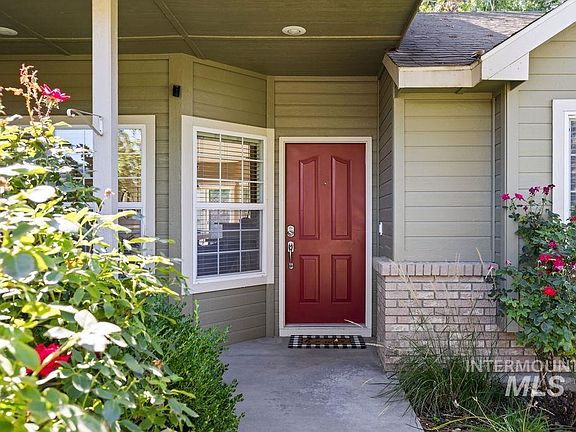 3rd image of 1901 W Garden Ct
