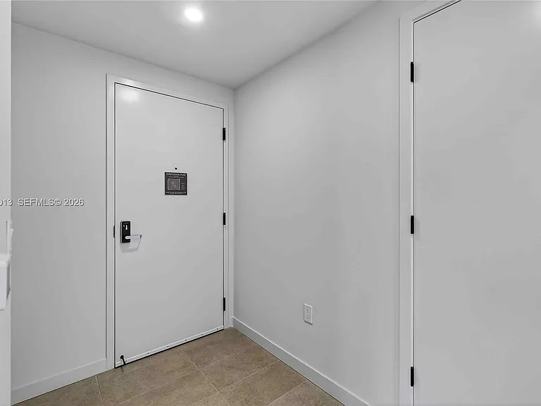 121 NE 5th St #901A — Photo 4