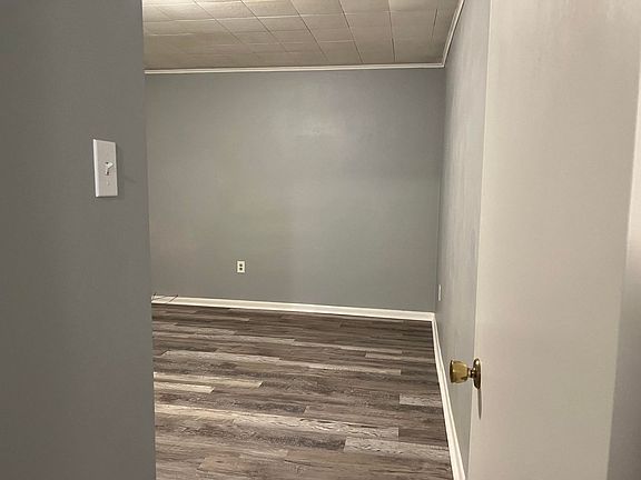 5th image of 633 California Ave APT 1
