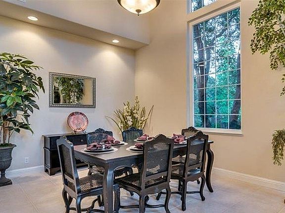 3rd image of 12422 Oak Leaf Ct