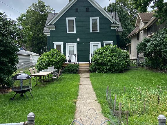 2nd image of 2842 Taylor St NE