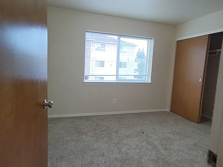 Wellesley Park Apartments — Photo 94