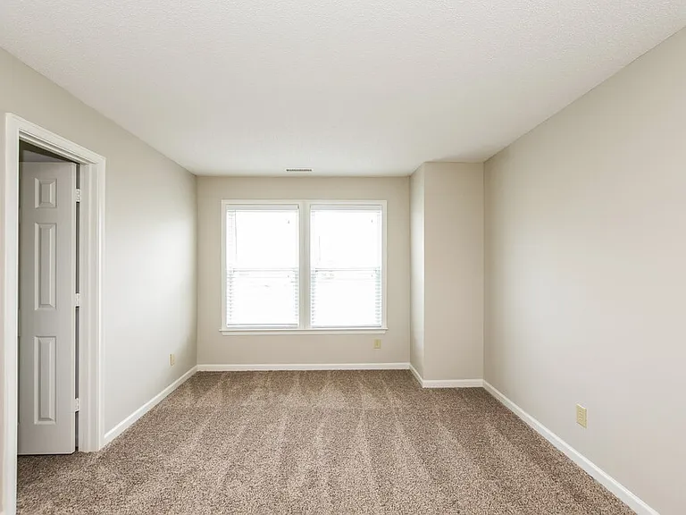 719 Capstone Ave — Photo 17