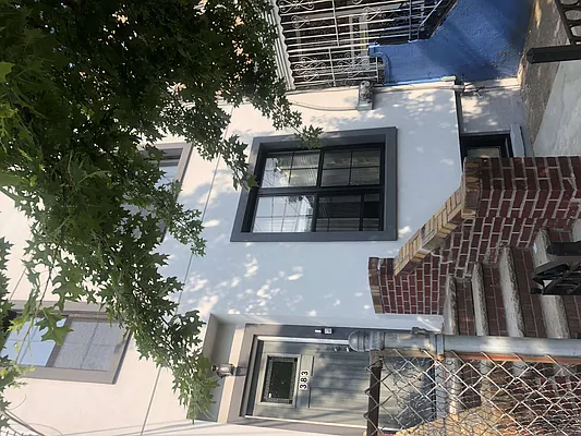 Rented by Keystone Realty USA Corp | media 7