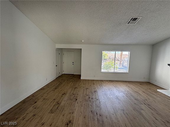 3rd image of 1108 Smith St