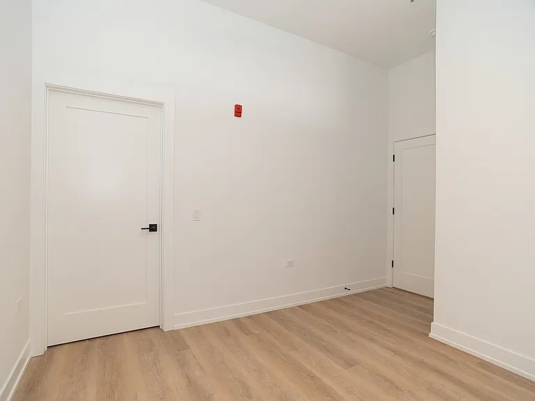 2042 W Irving Park — Photo 26