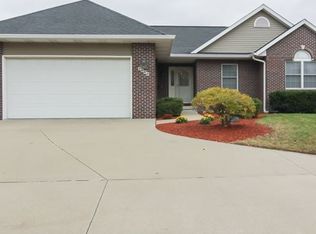 1600 41st St, Moline, IL 61265
