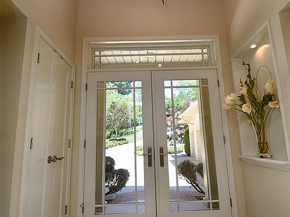 5th image of 387 Pollard Cir