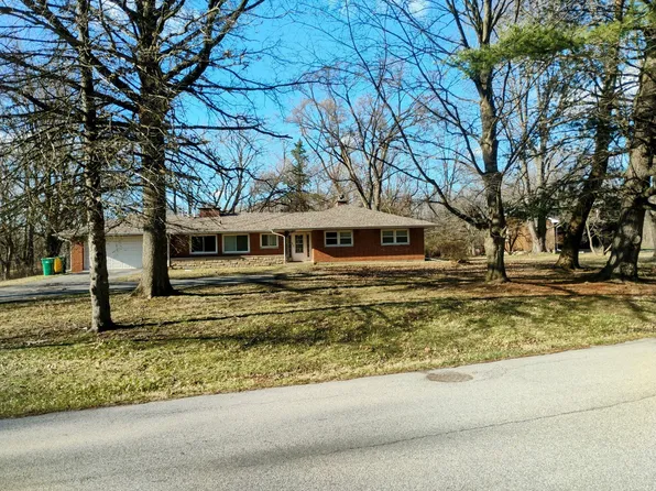 1060 E 58th Pl, Merrillville, IN 46410