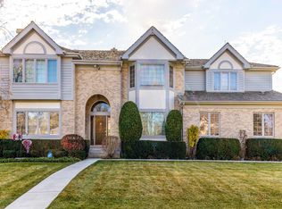 395 Blue Ash Dr, Buffalo Grove, IL 60089