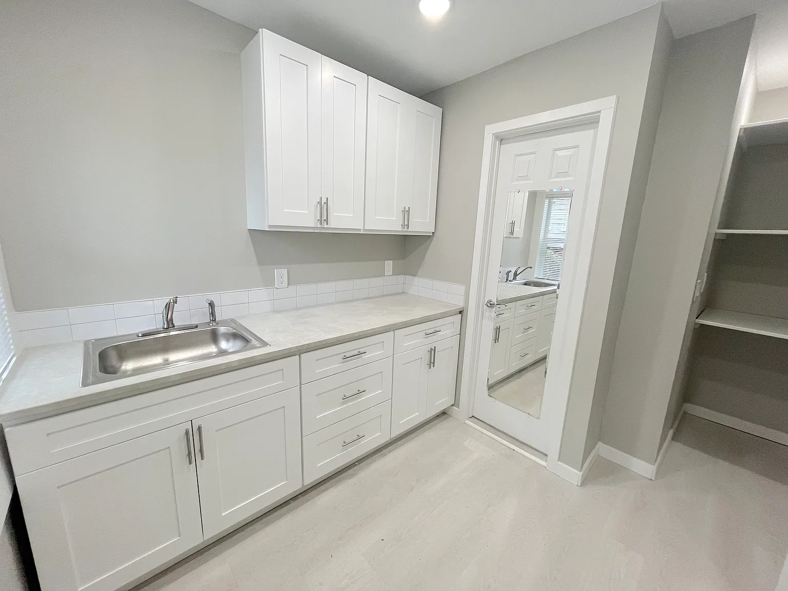 Studio, 240 sqft, $1,008 — Photo 1
