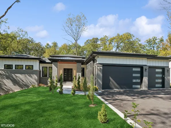 68 Riverwoods Rd, Lincolnshire, IL 60069