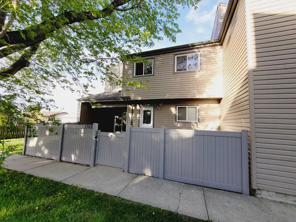 1748 Lakewood Road South NW, Edmonton, AB T6K 3B6