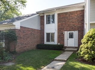 150 Somerset Ln, Bolingbrook, IL 60440