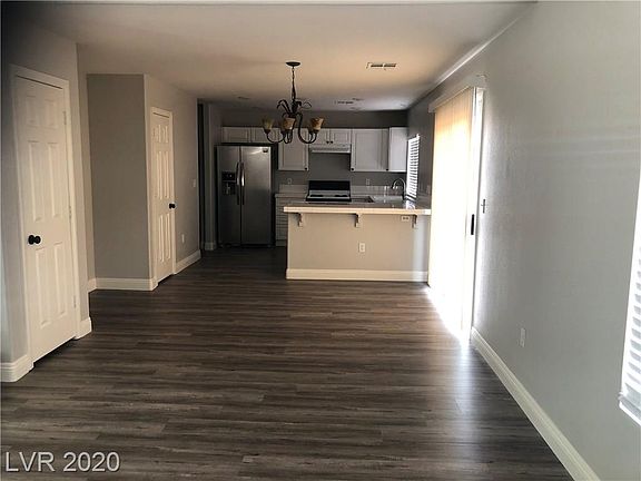 5th image of 2567 Hitchcock St