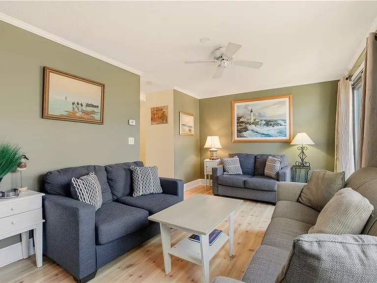 216 Goddard Row — Photo 2