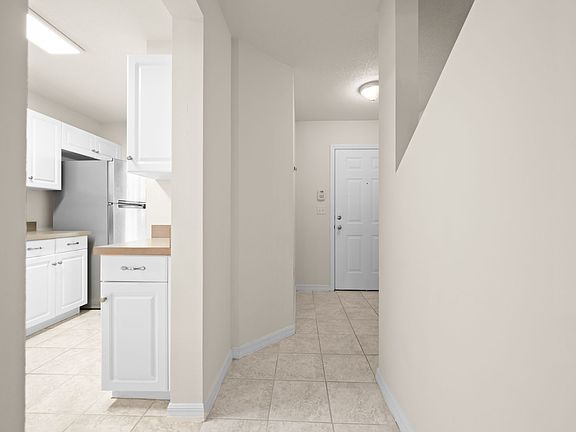 3rd image of 4237 SW 22nd Ln