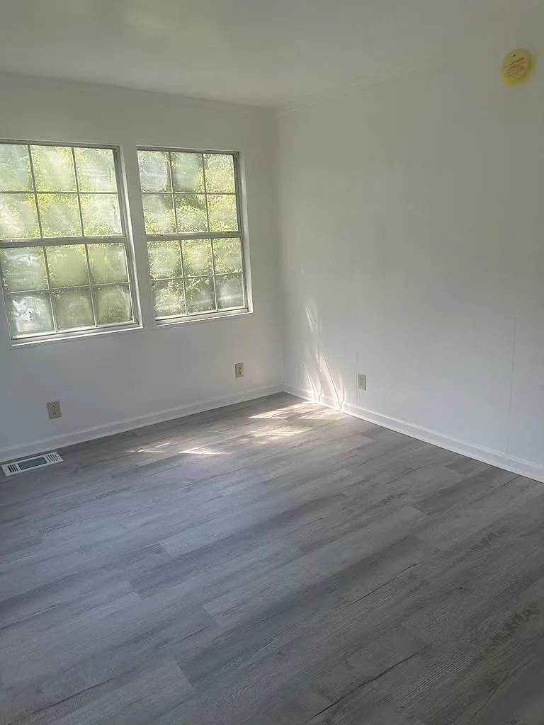 3 bed, 2054 sqft, $1,400 — Photo 4