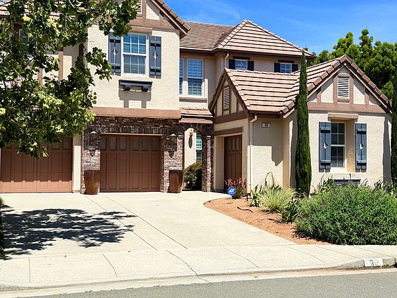 2nd image of 60 Laurelwood Dr