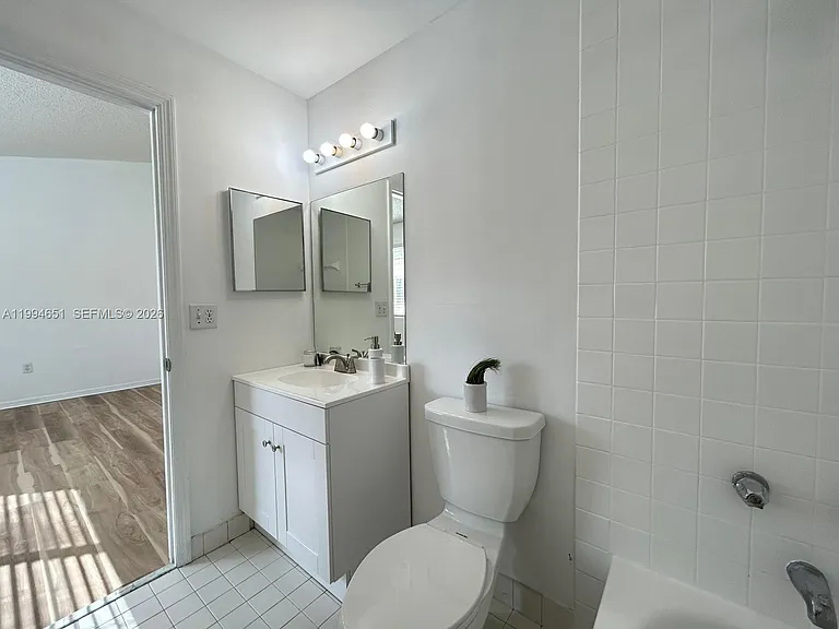 6255 Kendale Lakes Cir #225 — Photo 30
