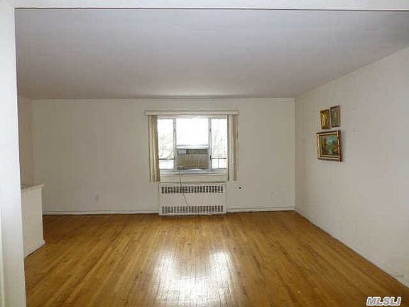 5th image of 22617 Hillside Ave
