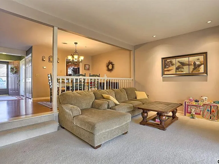 954 Innsbruck Dr — Photo 10