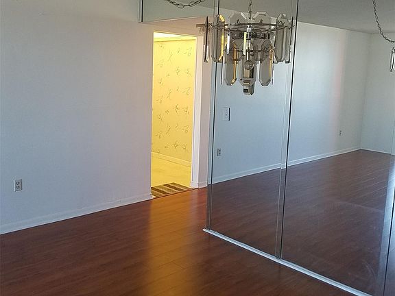 5th image of 1300 NE Miami Gardens Dr APT 810E