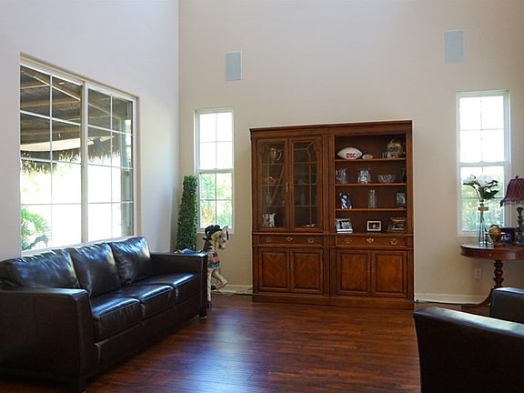 5th image of 24713 Garland Dr