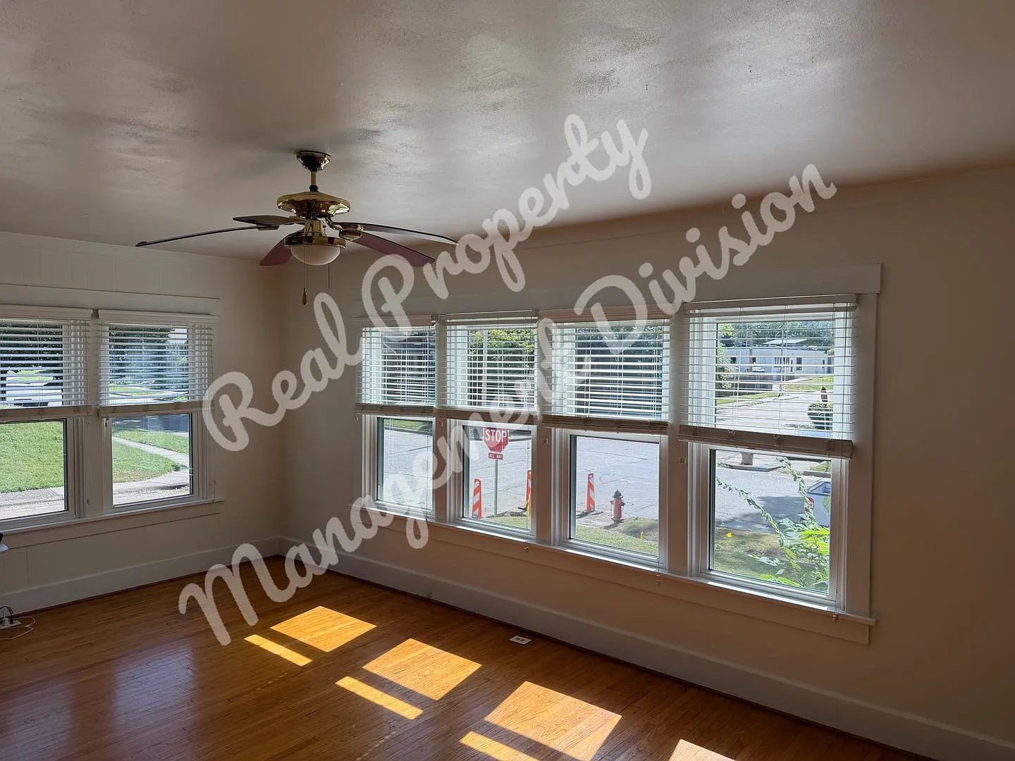 Bright 2-Bed 1BA Lower Unit on a Quiet Corner Lot — Photo 3