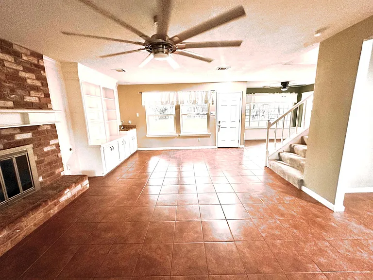 17502 Cassina Dr — Photo 5