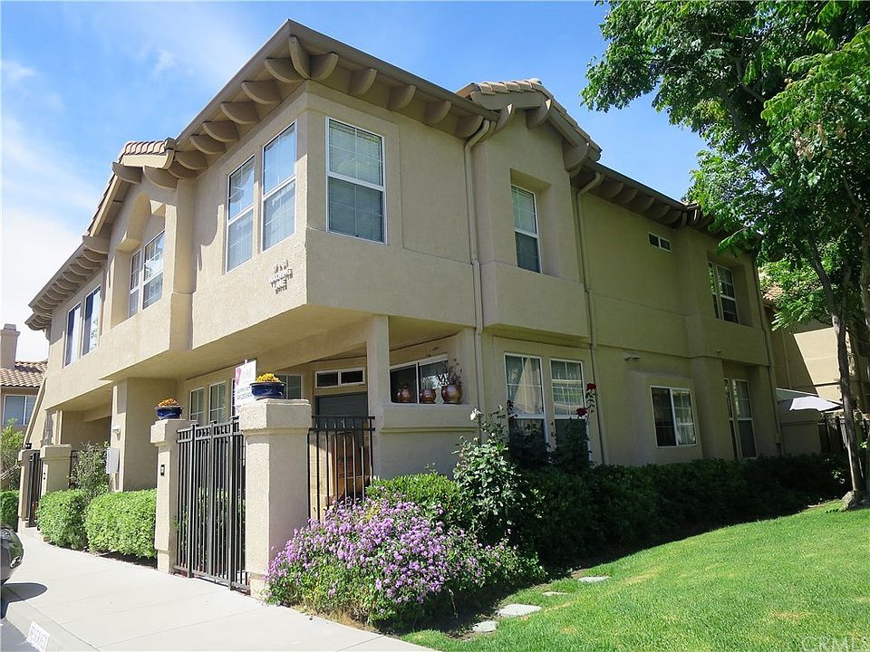 1st image of 31 Waxwing Ln