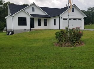 203 Circle Dr, Wartburg, TN 37887