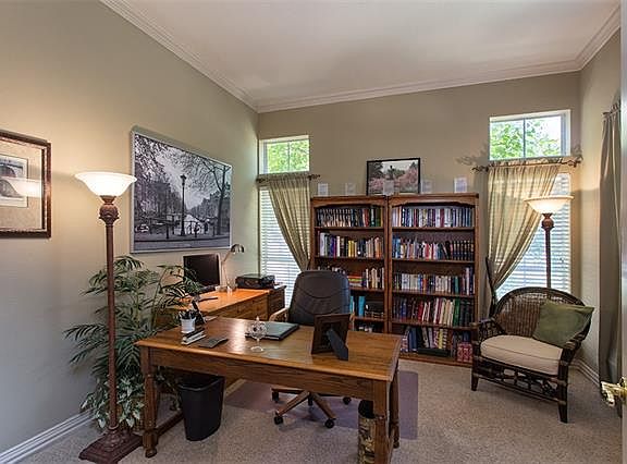 3rd image of 2102 Torrey Pines Way