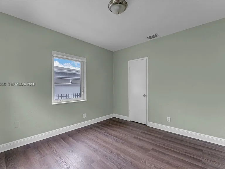 421 NW 105th St — Photo 13