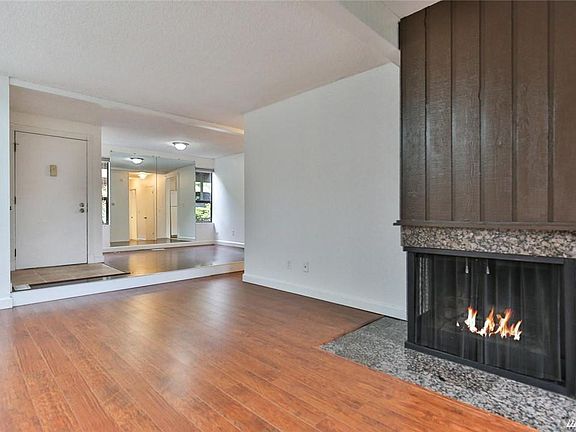 4th image of 10883 NE 35th Pl APT 4