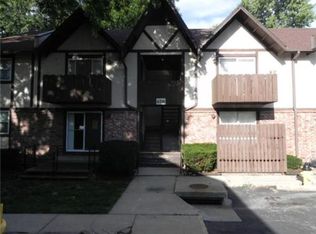 6214 Robinson St, Overland Park, KS 66202