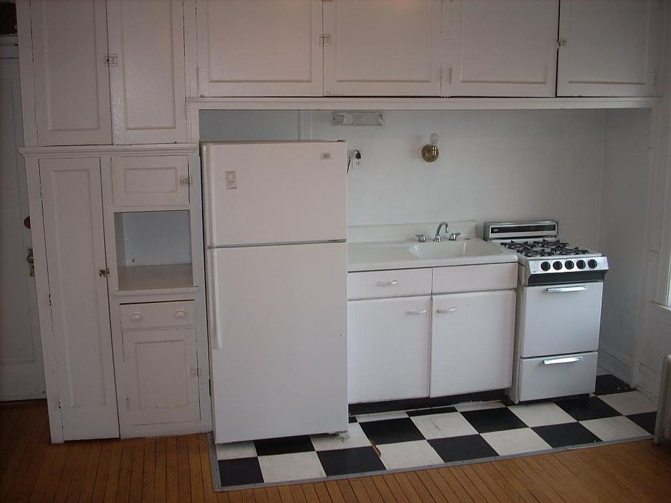 1st image of 1948 W Wilson Ave APT 3U