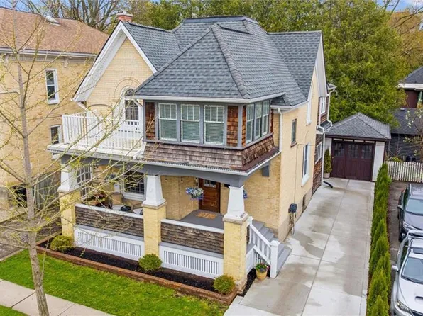 99 Water St S, Kitchener, ON N2G 1Z4