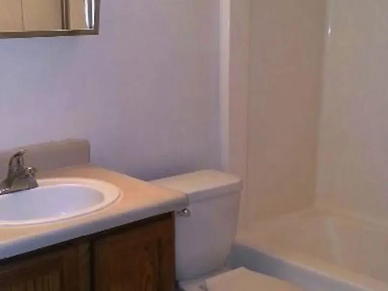 320 Lloyd St #213 — Photo 2