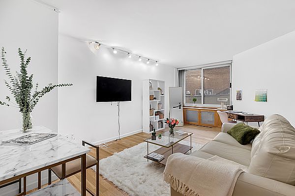 1st image of 201 W 72nd St APT 4H