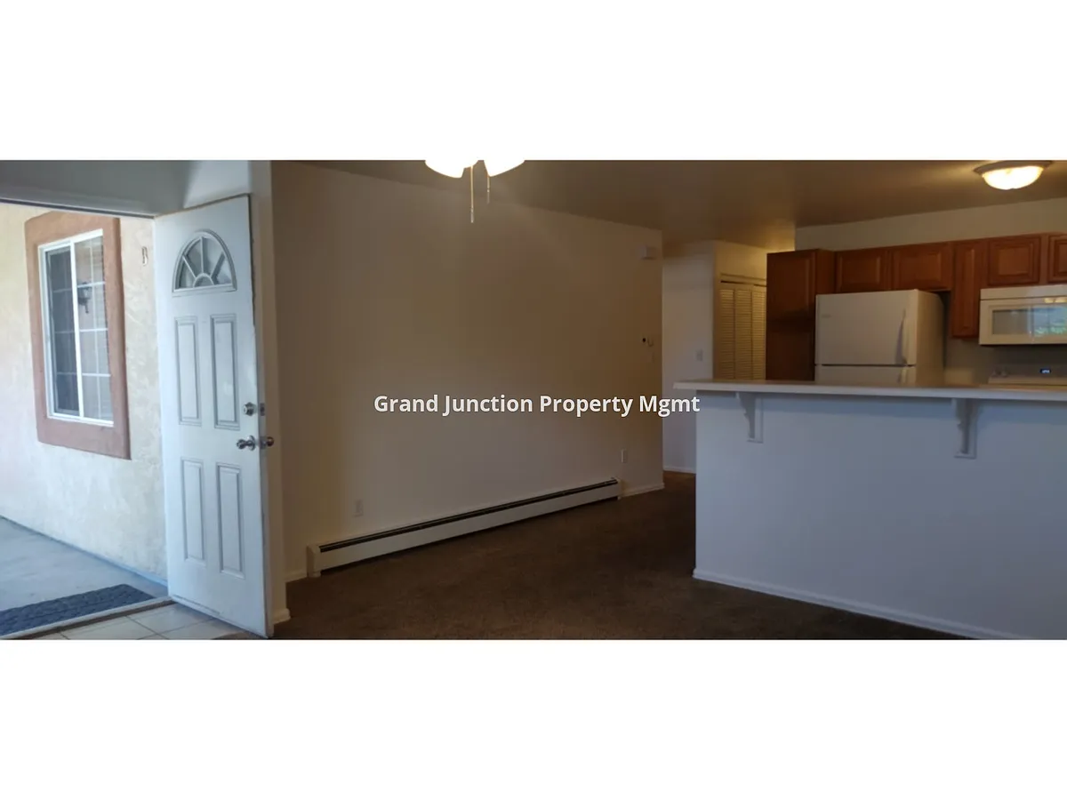 Building Photo - 493 Coronado Way #A
