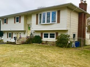 72 Suffolk Ave, West Babylon, NY 11704