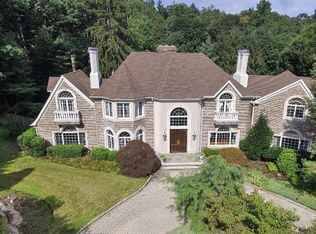 70 Georgian Ct, Mahwah, NJ 07430