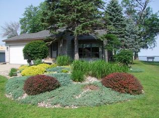 502 Lakeshore Dr, Lakeside, IA 50588