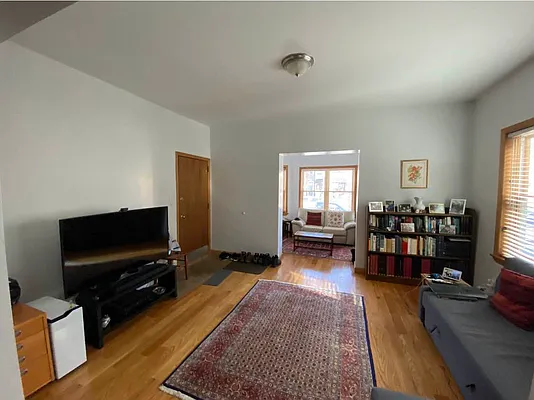 Rented by New York City Apartments | media 16