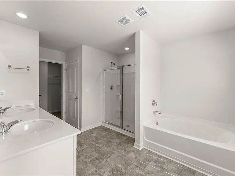 300 Stoneybrook Dr — Photo 20