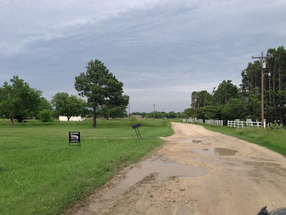 3rd image of 1611 Private Road 2541
